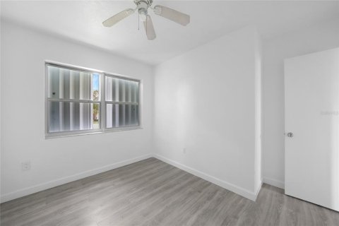 House in Port Charlotte, Florida 3 bedrooms, 107.49 sq.m. № 1879750 - photo 13