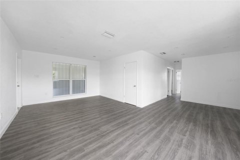 House in Port Charlotte, Florida 3 bedrooms, 107.49 sq.m. № 1879750 - photo 9