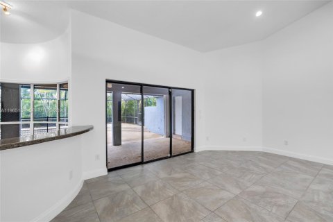 House in Coral Springs, Florida 4 bedrooms, 267.09 sq.m. № 2026476 - photo 6