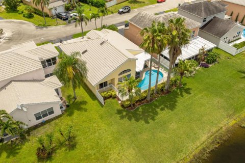 Villa ou maison à vendre à Coconut Creek, Floride: 3 chambres, 149.48 m2 № 2399884 - photo 2