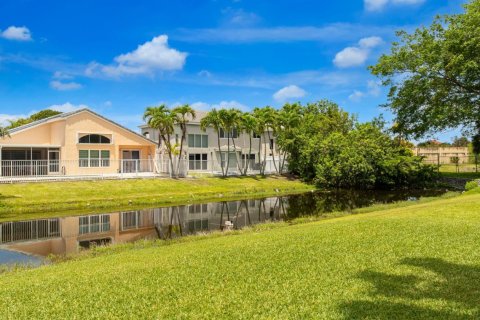 Villa ou maison à vendre à Coconut Creek, Floride: 3 chambres, 149.48 m2 № 2399884 - photo 5