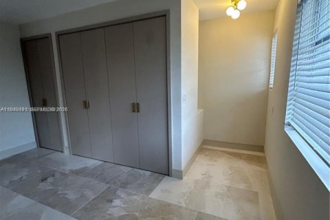 Condo in Bay Harbor Islands, Florida, 2 bedrooms  № 1997146 - photo 9