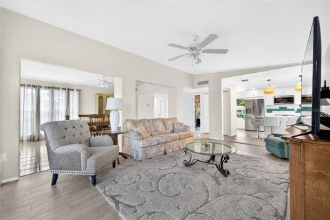 House in Port Charlotte, Florida 3 bedrooms, 149.76 sq.m. № 2229342 - photo 7