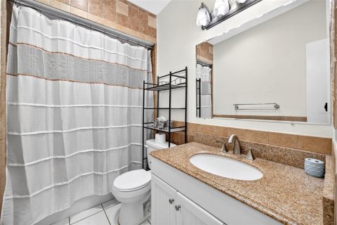 House in Port Charlotte, Florida 3 bedrooms, 149.76 sq.m. № 2229342 - photo 22