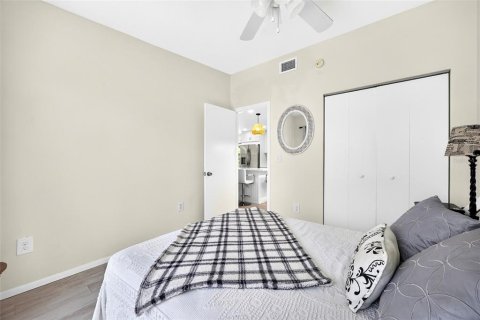 House in Port Charlotte, Florida 3 bedrooms, 149.76 sq.m. № 2229342 - photo 21
