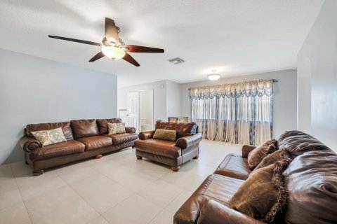 Touwnhouse à vendre à West Palm Beach, Floride: 3 chambres, 156.91 m2 № 2392799 - photo 11