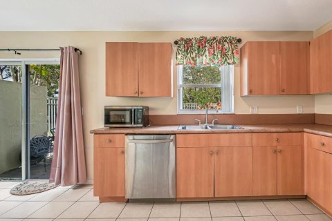 Touwnhouse à vendre à West Palm Beach, Floride: 3 chambres, 156.91 m2 № 2392799 - photo 16