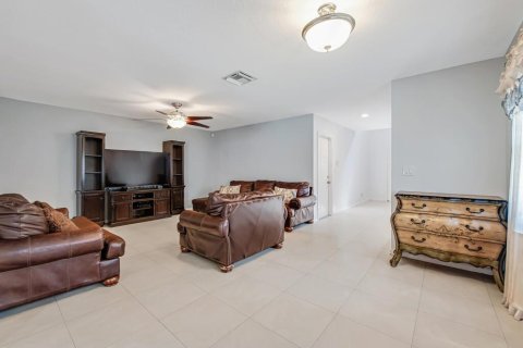 Touwnhouse à vendre à West Palm Beach, Floride: 3 chambres, 156.91 m2 № 2392799 - photo 12