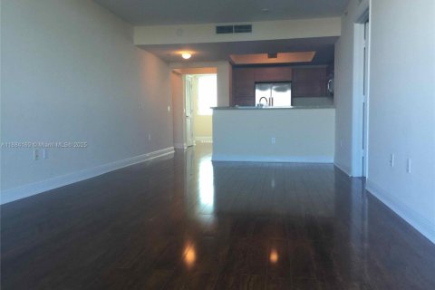 Кондоминиум с 2 спальнями в Санрайз, Флорида № 1931118