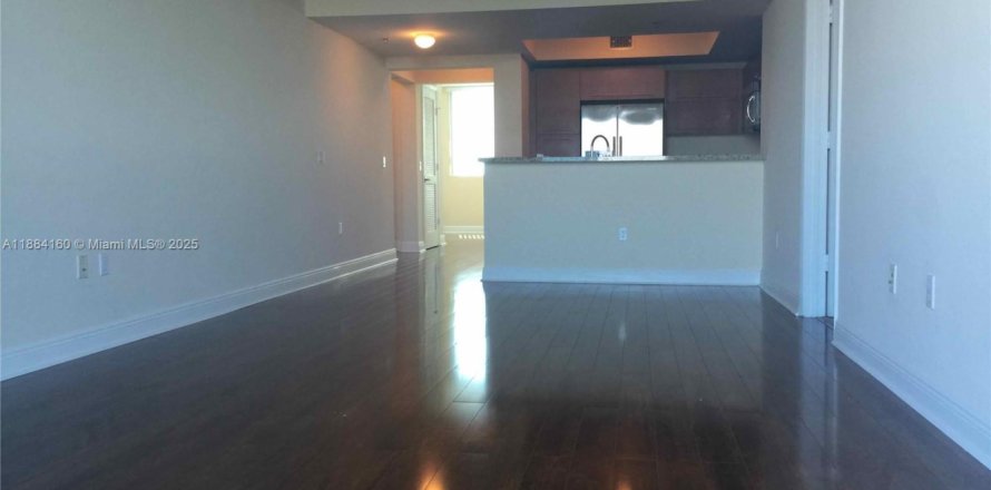 Кондоминиум с 2 спальнями в Санрайз, Флорида № 1931118