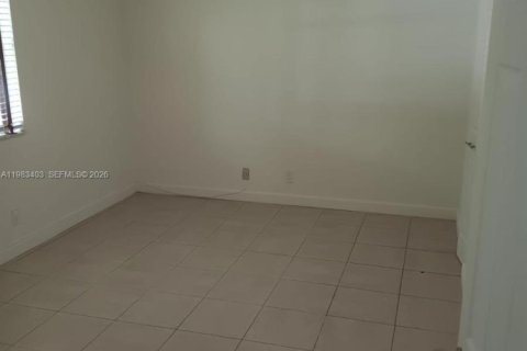 Condominio en venta en Plantation, Florida, 1 dormitorio, 74.88 m2 № 2089733 - foto 10