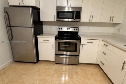 Condominio en venta en Plantation, Florida, 1 dormitorio, 74.88 m2 № 2089733 - foto 4