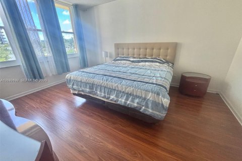 Copropriété à louer à Hollywood, Floride: 1 chambre, 77.57 m2 № 2251069 - photo 13