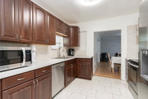Casa en venta en Hollywood, Florida, 3 dormitorios, 125.98 m2 № 1823421 - foto 7