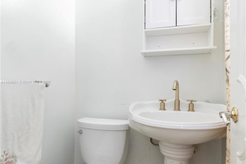 Casa en venta en Hollywood, Florida, 3 dormitorios, 125.98 m2 № 1823421 - foto 15