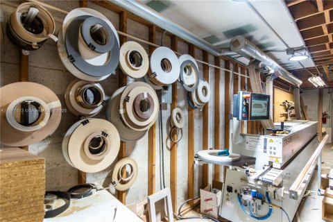 Propiedad comercial en venta en Miami, Florida № 1981792 - foto 14