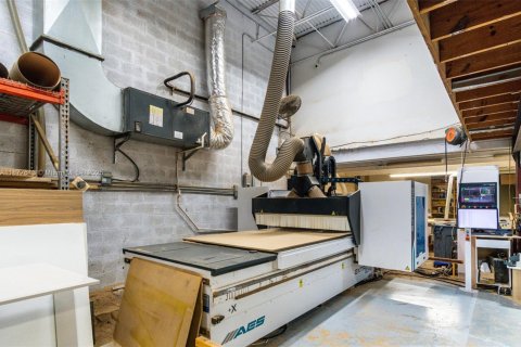 Propiedad comercial en venta en Miami, Florida № 1981792 - foto 2