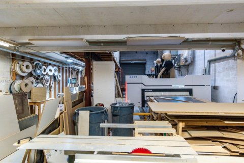 Propiedad comercial en venta en Miami, Florida № 1981792 - foto 13