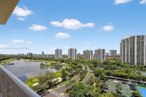 Condo in Aventura, Florida, 4 bedrooms in LANDMARK  № 2053805 - photo 19