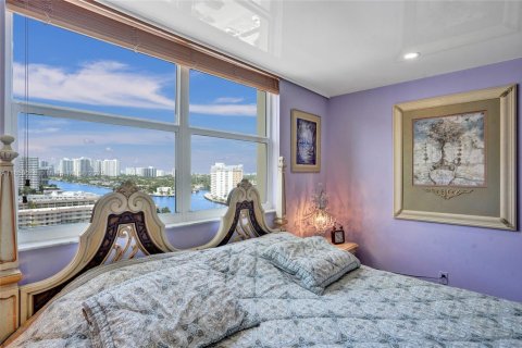 Copropriété à louer à Hallandale Beach, Floride: 2 chambres, 126.35 m2 № 1892471 - photo 1