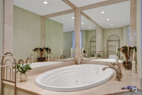 Copropriété à louer à Hallandale Beach, Floride: 2 chambres, 126.35 m2 № 1892471 - photo 29