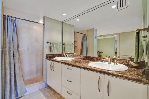 Copropriété à louer à Hallandale Beach, Floride: 2 chambres, 126.35 m2 № 1892471 - photo 28