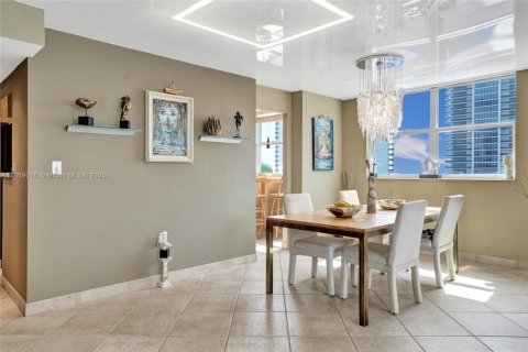 Copropriété à louer à Hallandale Beach, Floride: 2 chambres, 126.35 m2 № 1892471 - photo 22