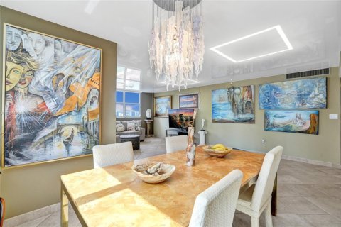 Copropriété à louer à Hallandale Beach, Floride: 2 chambres, 126.35 m2 № 1892471 - photo 17