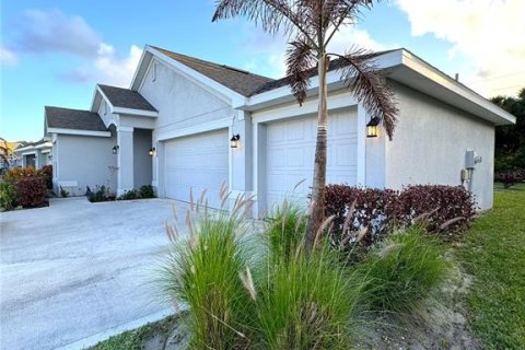 Casa en venta en St. Lucie, Florida, 3 dormitorios, 163.88 m2 № 2212464 - foto 2