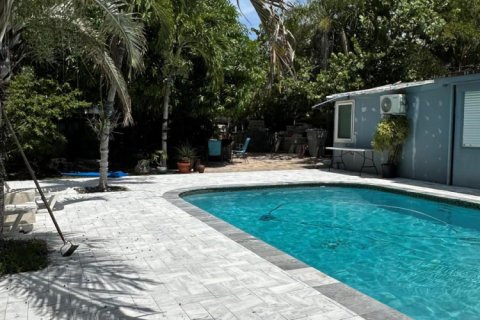 Commercial property in Pompano Beach, Florida 139.35 sq.m. № 2083025 - photo 13