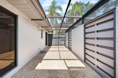 Condo in Sarasota, Florida, 3 bedrooms  № 1873946 - photo 24