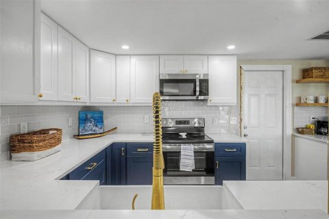 Villa ou maison à vendre à New Port Richey, Floride: 2 chambres, 157 m2 № 2277151 - photo 21