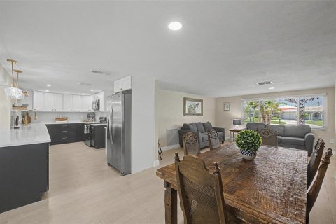 Villa ou maison à vendre à New Port Richey, Floride: 2 chambres, 157 m2 № 2277151 - photo 9