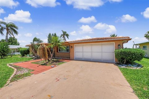 Villa ou maison à vendre à New Port Richey, Floride: 2 chambres, 157 m2 № 2277151 - photo 2