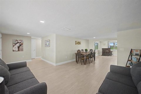 Villa ou maison à vendre à New Port Richey, Floride: 2 chambres, 157 m2 № 2277151 - photo 7