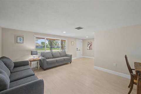 Villa ou maison à vendre à New Port Richey, Floride: 2 chambres, 157 m2 № 2277151 - photo 8