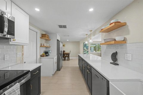 Villa ou maison à vendre à New Port Richey, Floride: 2 chambres, 157 m2 № 2277151 - photo 17