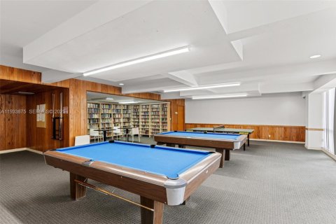 Condo in Hallandale Beach, Florida, 3 bedrooms  № 1992144 - photo 24