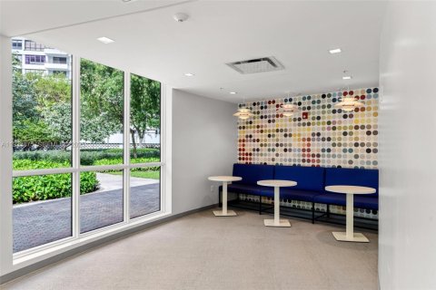 Condo in Hallandale Beach, Florida, 3 bedrooms  № 1992144 - photo 27