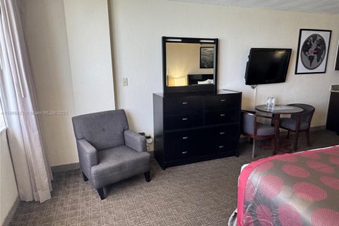 Copropriété à vendre à Sunny Isles Beach, Floride: 39.02 m2 № 2021286 - photo 11