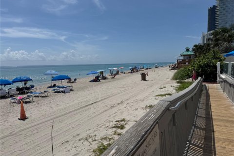 Copropriété à vendre à Sunny Isles Beach, Floride: 39.02 m2 № 2021286 - photo 8