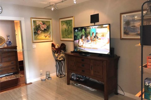 Casa en venta en Fort Lauderdale, Florida, 7 dormitorios, 422.71 m2 № 2088744 - foto 24
