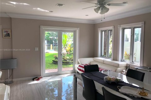 Casa en venta en Fort Lauderdale, Florida, 7 dormitorios, 422.71 m2 № 2088744 - foto 8