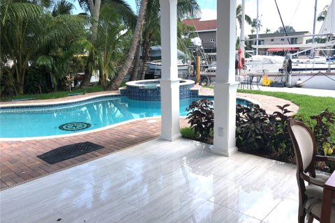 Casa en venta en Fort Lauderdale, Florida, 7 dormitorios, 422.71 m2 № 2088744 - foto 27
