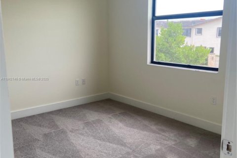 Condo in Doral, Florida, 2 bedrooms  № 1834501 - photo 17