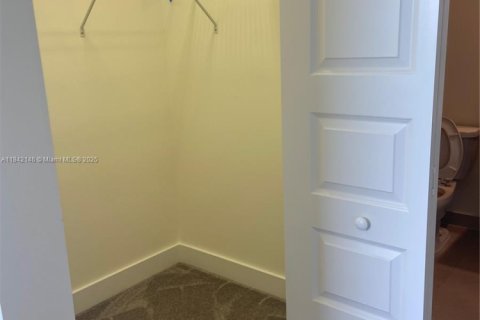 Condo in Doral, Florida, 2 bedrooms  № 1834501 - photo 16