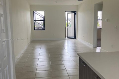 Condo in Doral, Florida, 2 bedrooms  № 1834501 - photo 3