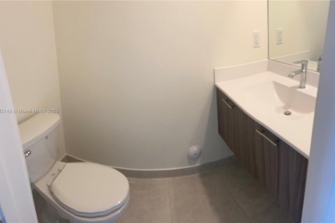 Condo in Doral, Florida, 2 bedrooms  № 1834501 - photo 6