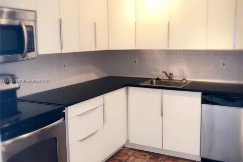 Copropriété à louer à Hallandale Beach, Floride: 2 chambres, 85.84 m2 № 1635514 - photo 2