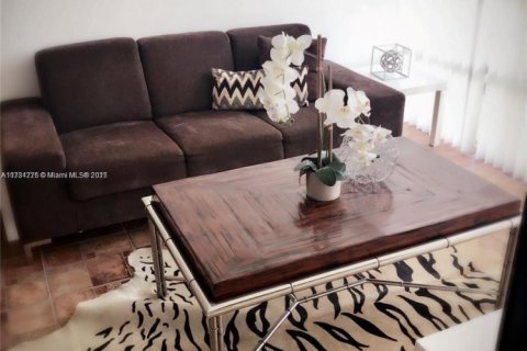 Copropriété à louer à Hallandale Beach, Floride: 2 chambres, 85.84 m2 № 1635514 - photo 5